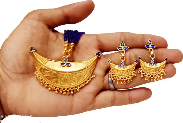 Assamese_Traditional_Gold_Plated_Blue_Colour_Joonbiri_Tassel_Jewellery_Set_For_Women